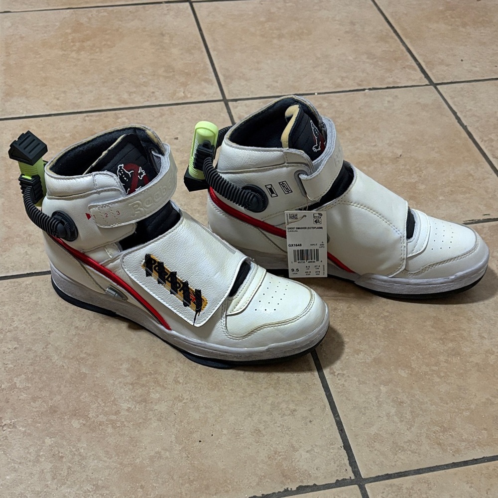 Reebok x Ghostbusters High-Top Sneakers
Ghost Smashers ‘Ecto-1 Vibes’ 2022 - Picture 7 of 10
